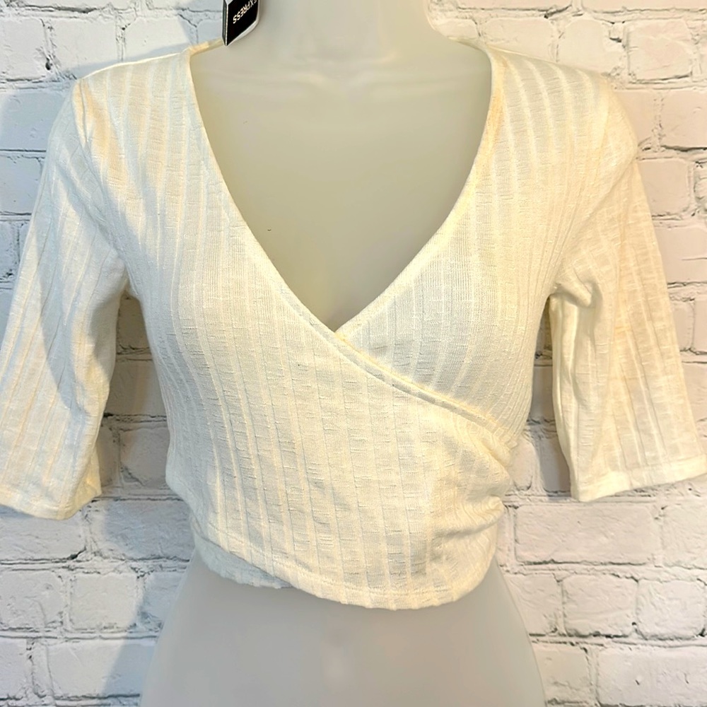 Express cream cross body top-NWT